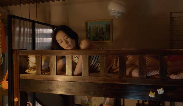 小日子朱劲草上下铺 小日子朱劲草爱茉莉吗