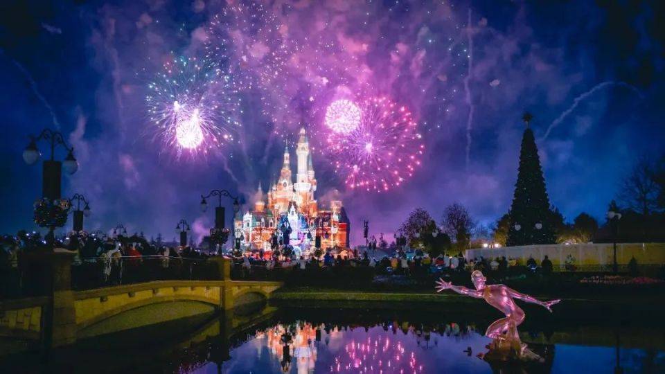 1天花掉3000万 迪士尼文化苦旅