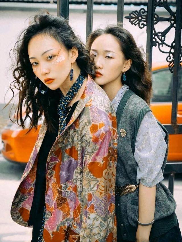 疯产姐妹最经典的一个视频 疯产姐妹最新视频在哪拍的