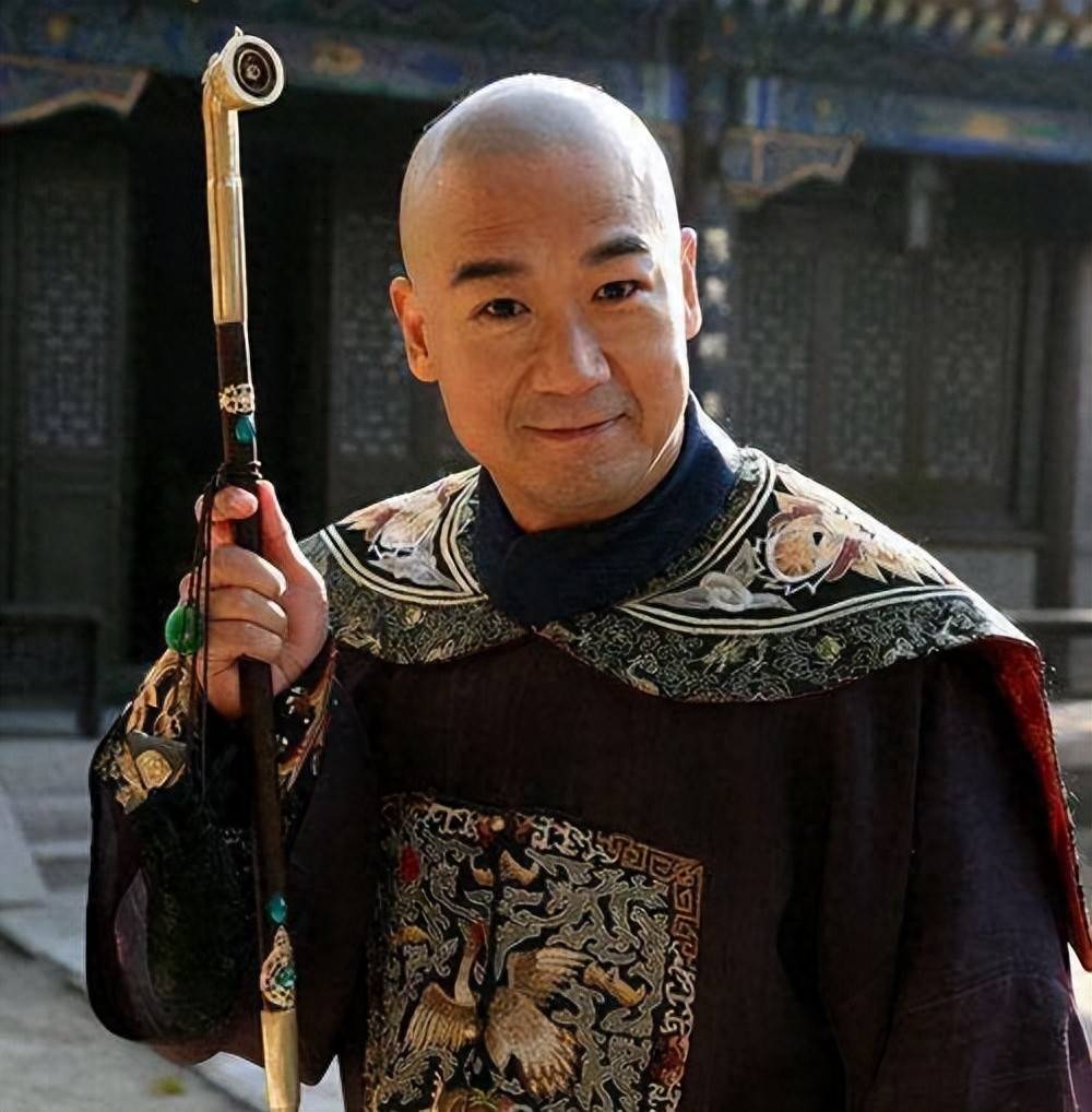 历史探秘：嘉庆抄了和珅的家 乾隆宠臣纪晓岚下场又如何？