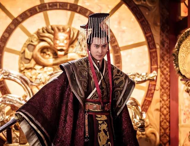 他是史上最短命的开国皇帝 16岁即位，在位仅9个月便被杀害！