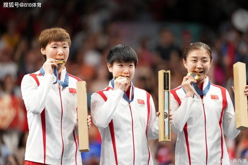 孙颖莎陈梦领奖时解说员说刘诗雯 陈梦作为女乒代表演讲