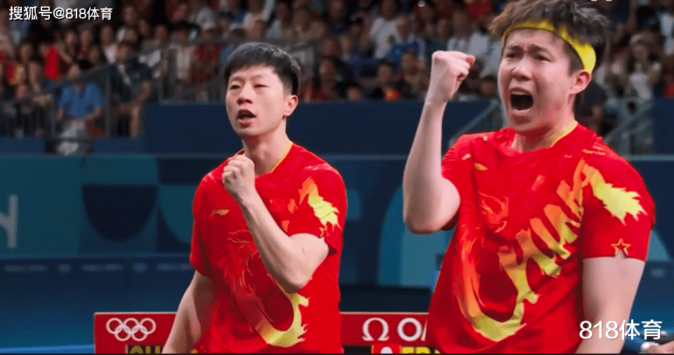 马龙带着队友接受采访 马龙场外采访视频