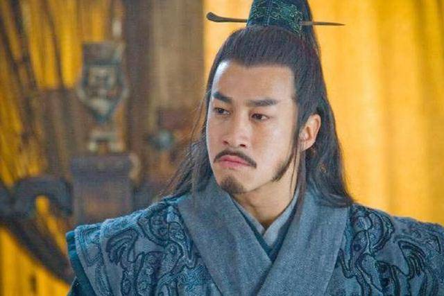 韩信投奔项羽后的历史 韩信当上大将军后和项羽的第一战