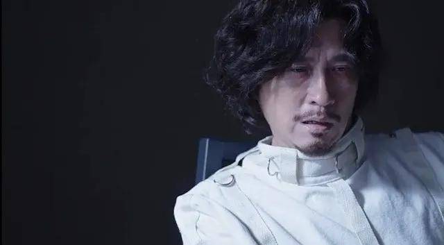 张家辉玩行为艺术，长发厌世造型配叉烧饭，30个挨骂名额遭疯抢