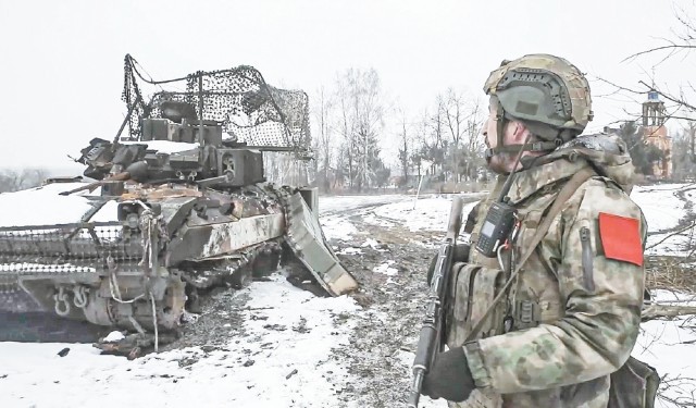 俄军发动“管道突袭”，库尔斯克乌军“几乎全被包围”？