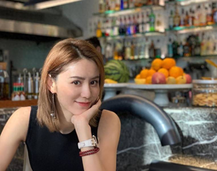 把张馨月和吴千语放在一起比，真名媛和“假名媛”的差距就出来了