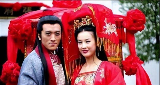 原创            事实证明，离开杨子以后的黄圣依又再次拿回事业心，和妈妈录综艺