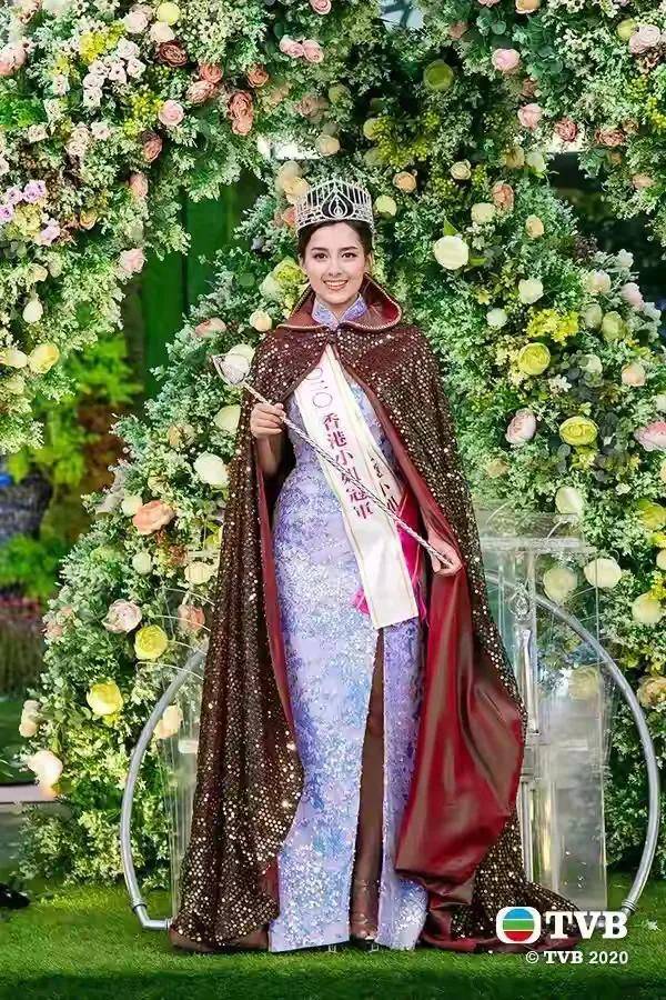 TVB港姐冠军娱乐圈发展不顺，转型成为女强人，亲自在街头宣传