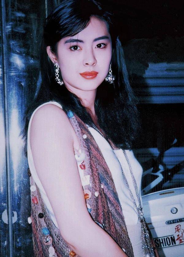 原创            王祖艾灸馆价格曝光，女神亲自做艾灸，一个细节暴露当下状态