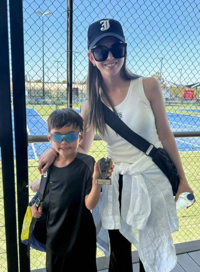 周杰伦儿子拿了网球冠军