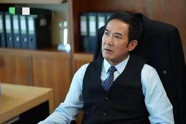 TVB前艺人内地转行成功，开电器厂身家过亿，娇妻是女强人