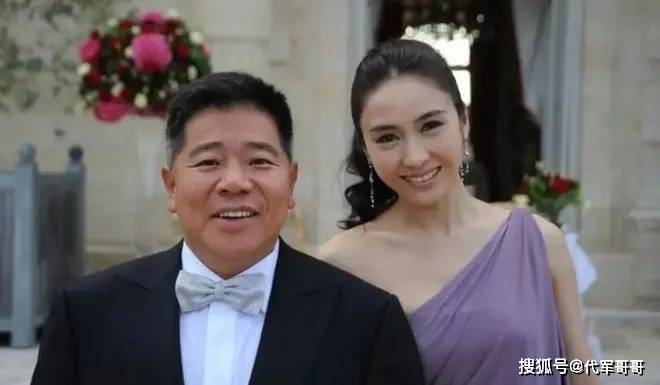 原创            嫁给“老男人”的6位女星，个个肤白貌美、气质超群，到底图个啥