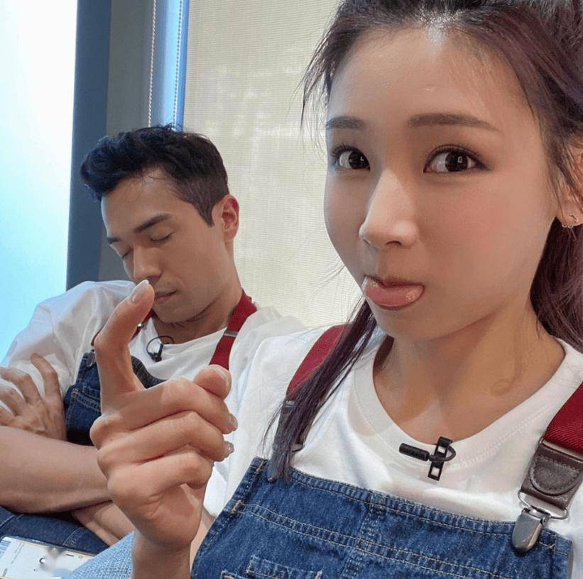 前TVB型男重回航空界宣布好消息！多谢女友每天鼓励！女友曾是TVB力捧小花