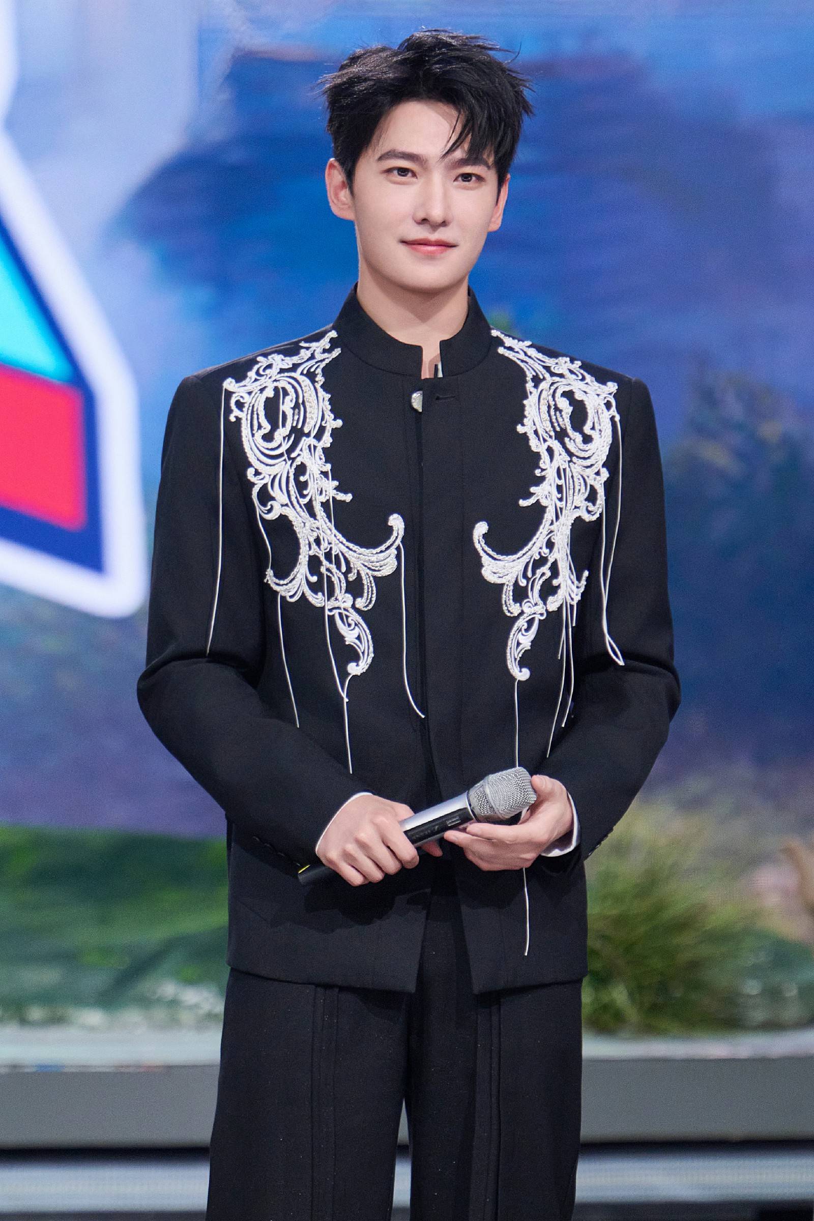 杨洋携《凡人修仙传》剧组亮相《你好星期六》 凡人修仙大会高能开启