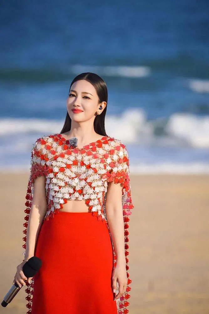 从泰剧女王到“浪姐”舞台！“月亮姐姐”双语演唱征服中国观众！