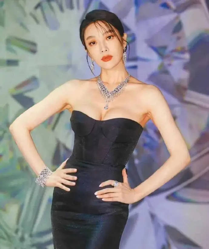 蔡淑臻回应《女外科2》“难产”：我被下封口令，什么都不能说