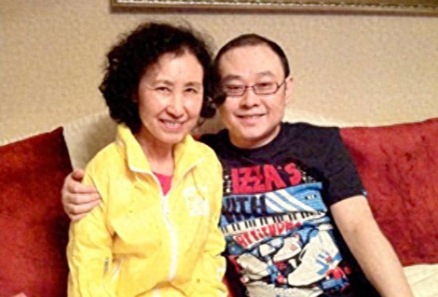 原创            刀郎称在我这一生中，母亲和大女儿，是我最愧疚的两个女人!