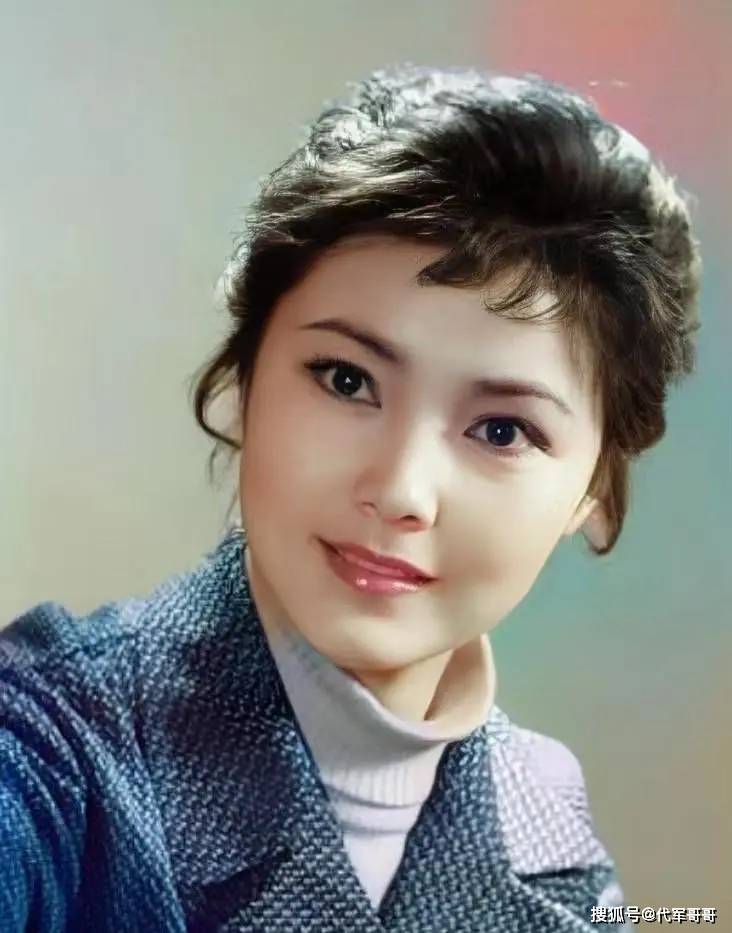 原创            姜黎黎近况曝光，全家定居美国，71岁自然衰老，漂亮女儿仍未结婚