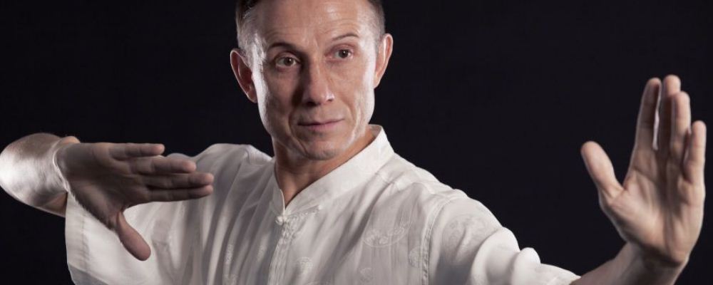 练太极球作用多样，可治疗部分中医疾病（30 字左右）