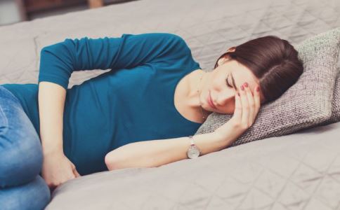 痛经怎么办？按摩 4 个穴位可缓解，快来了解！