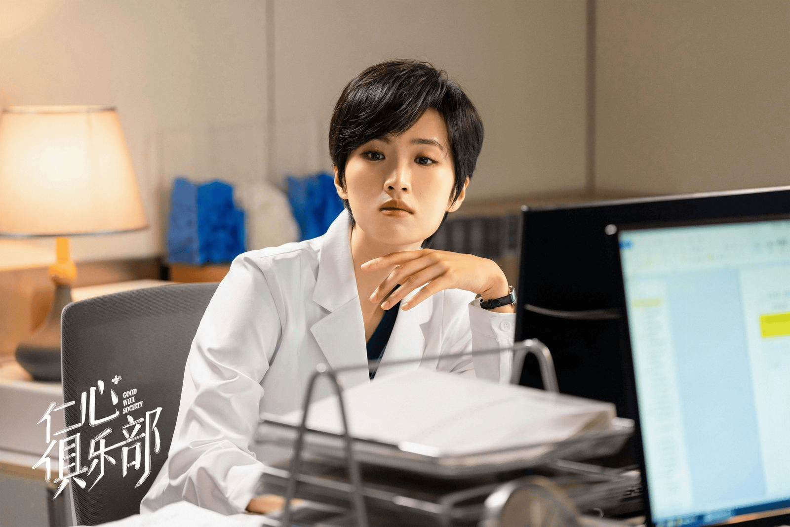 不是救人就是在救人的路上，姚安娜新剧饰演急诊医生被网友夸奖演技有进步