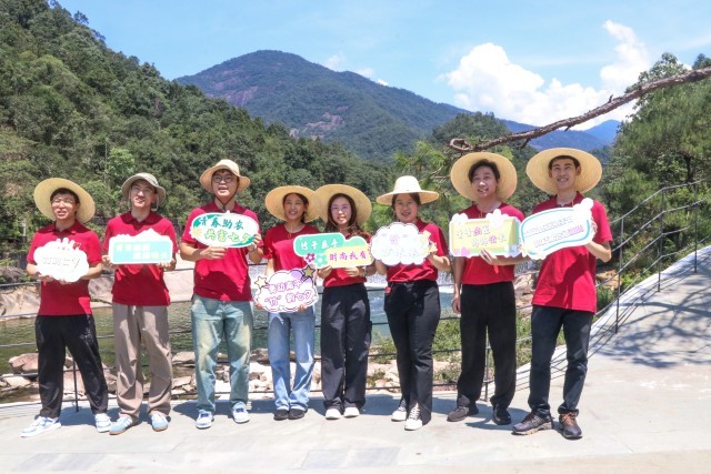 北京：青年实干家在基层求真学问