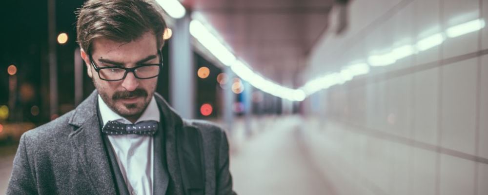 白领趴桌午睡风险大，5 种疾病因趴桌午睡引起