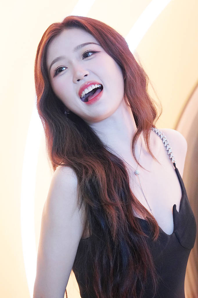 原创            虞书欣《你好星期六》模仿小石矶娘娘，欢乐不断！