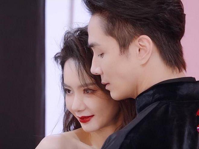 原创            妻旅：李承铉曝录披哥时说真话招误会，戚薇教他“为人处事”小课