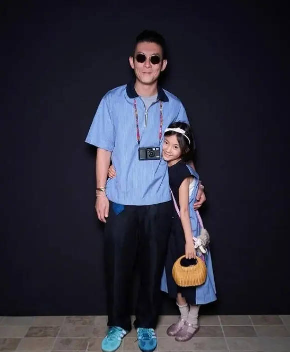 陈冠希为女儿Alaia庆祝8岁生日！晒生日蛋糕照片爱意满满