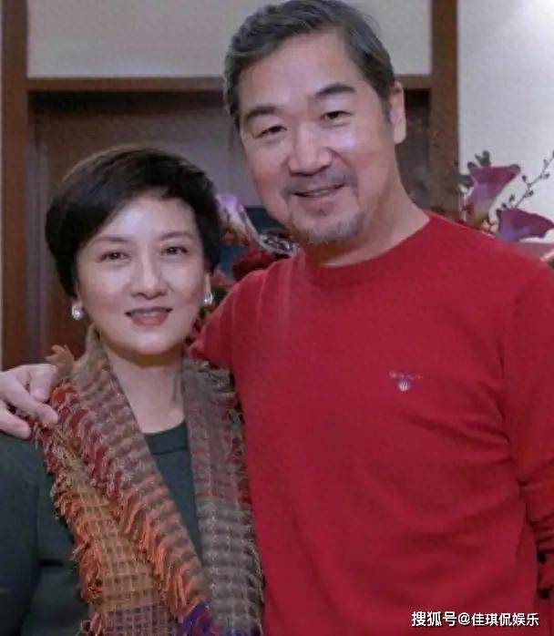 原创            前有邓婕三鹿奶粉事件，今有张国立保险上315，这对夫妻双双塌房