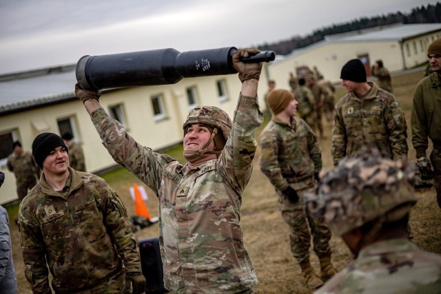 德媒：欧洲形势恶化，德国特别军费需“翻几番”