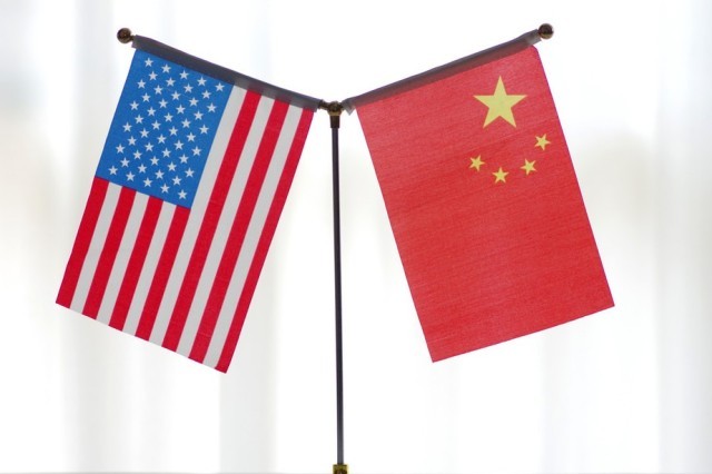 用加征关税搞极限施压?中国精准反制,奉陪到底