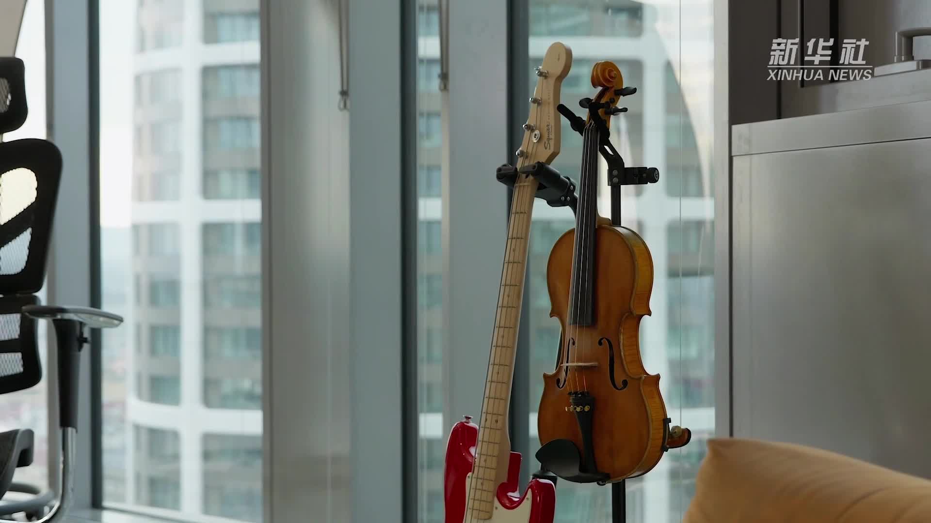 斯洛伐克小提琴家扬奇克: 我是中国新科技产品的粉丝