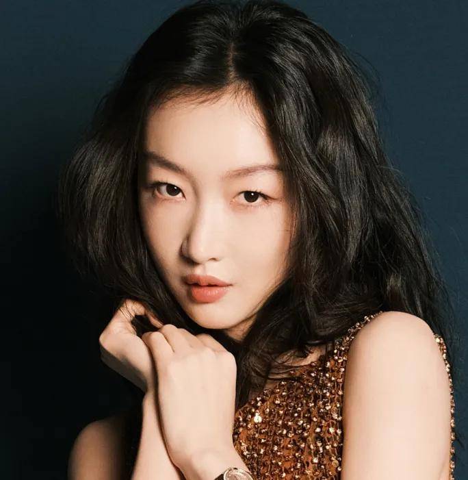 原创            周冬雨两年连扑五部电影！选择失误外形受限制，近照状态不佳