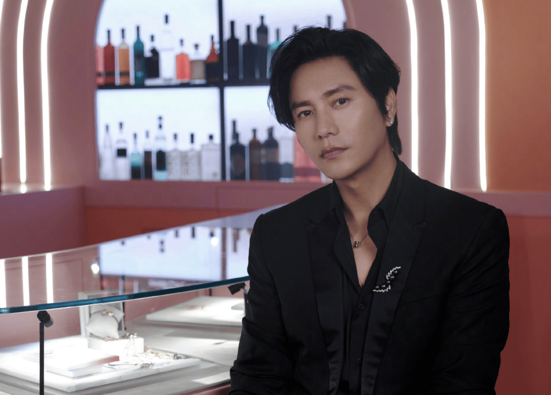 原创            陈坤旧采访遭审判！谈姐姐卖血支持自己事业，去世后连坟都没上过