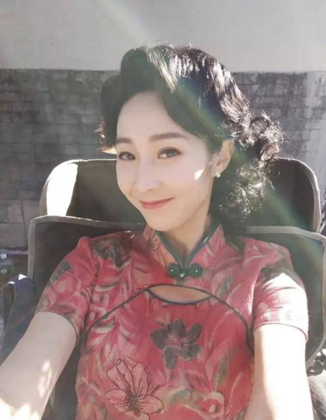 TVB离巢女星终于有新剧拍！自曝收入可观，结婚不久曾被赶出家门