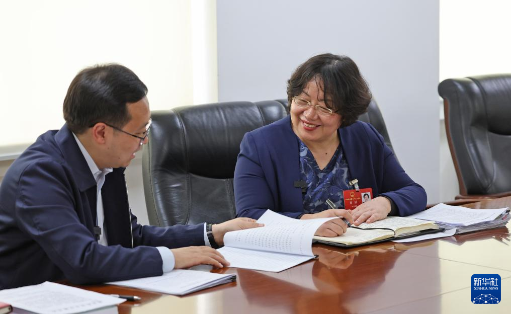 让优质医疗资源在基层更加“触手可及”——全国人大代表与国家卫生健康委工作人员面对面