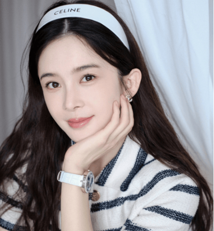 原创            网红蹭热度遭吐槽:辛雨锡发肖战简历,赵樱子说等鹿晗官宣分手