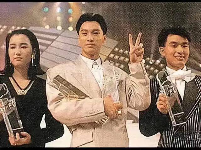 谭耀文回巢TVB，拥有不老容颜，身材健硕秒杀同剧年轻小生