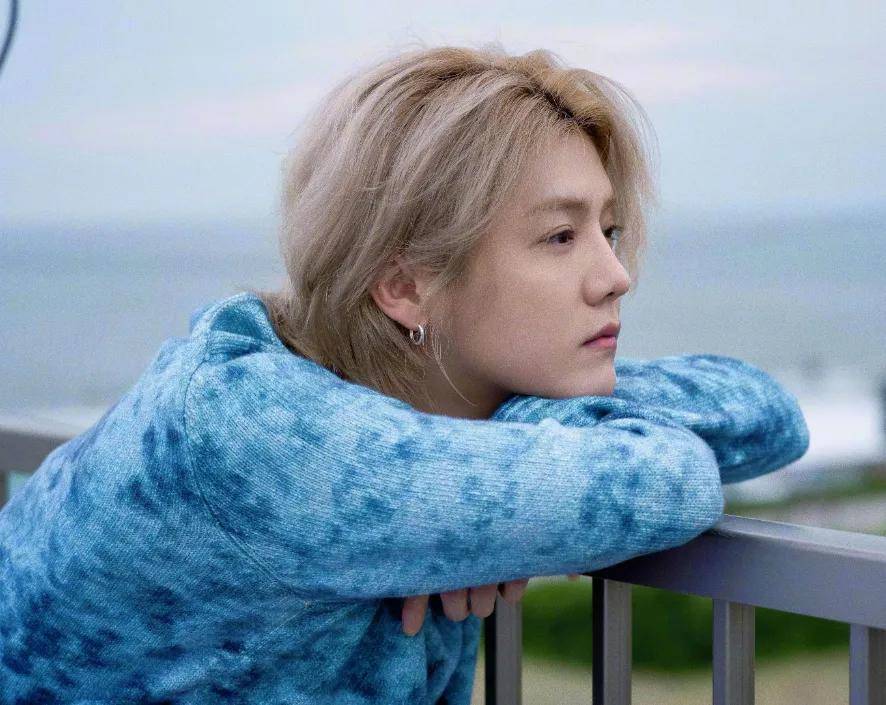 原创            鹿晗又掉了一个代言！娱乐圈工作快没了，和关晓彤差距越来越大