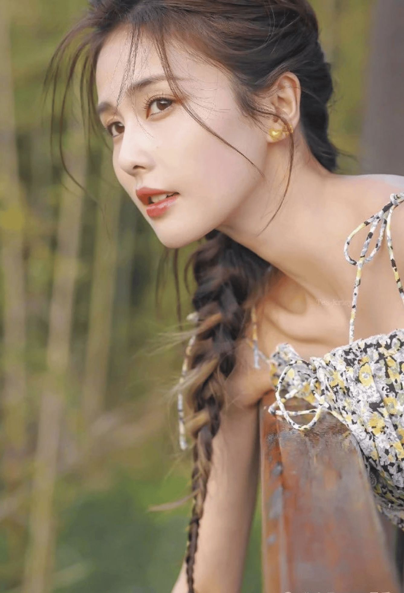 白鹿丨这组夏日照片 S 疯了，近距离感受“氧气甜妹”！