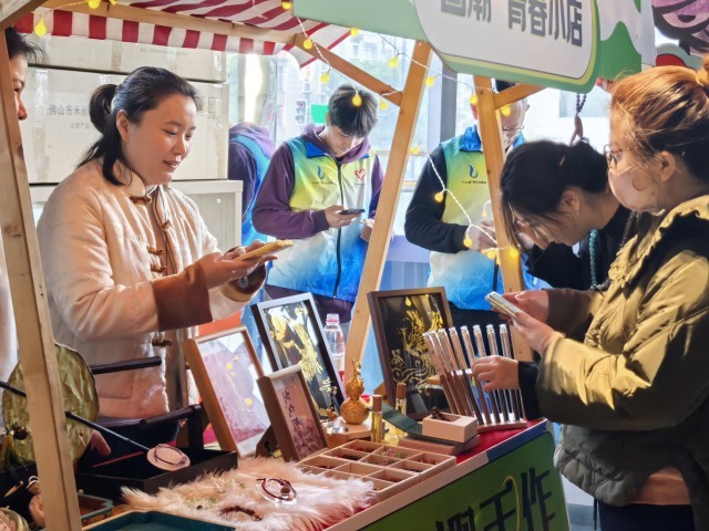 上海团组织邀请青年“探潮”小店，重构青年消费新场景
