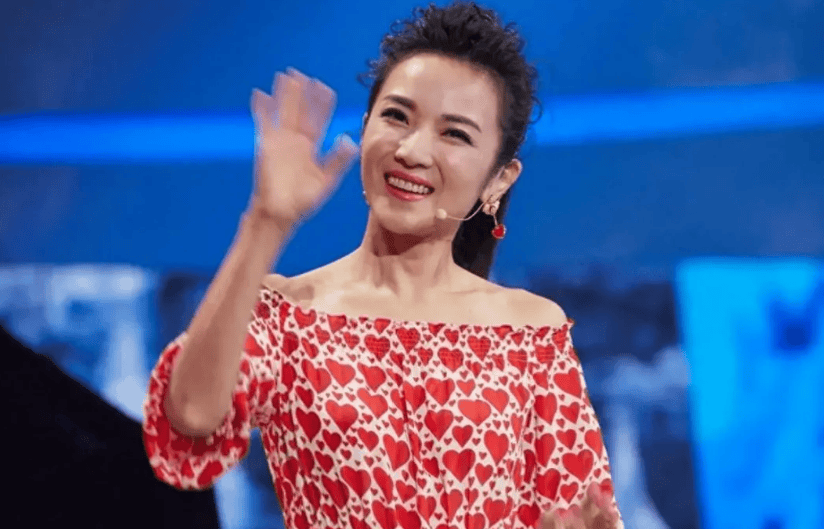 原创            管彤：她曾红过董卿，却因绯闻选择隐退，如今53岁正式复出