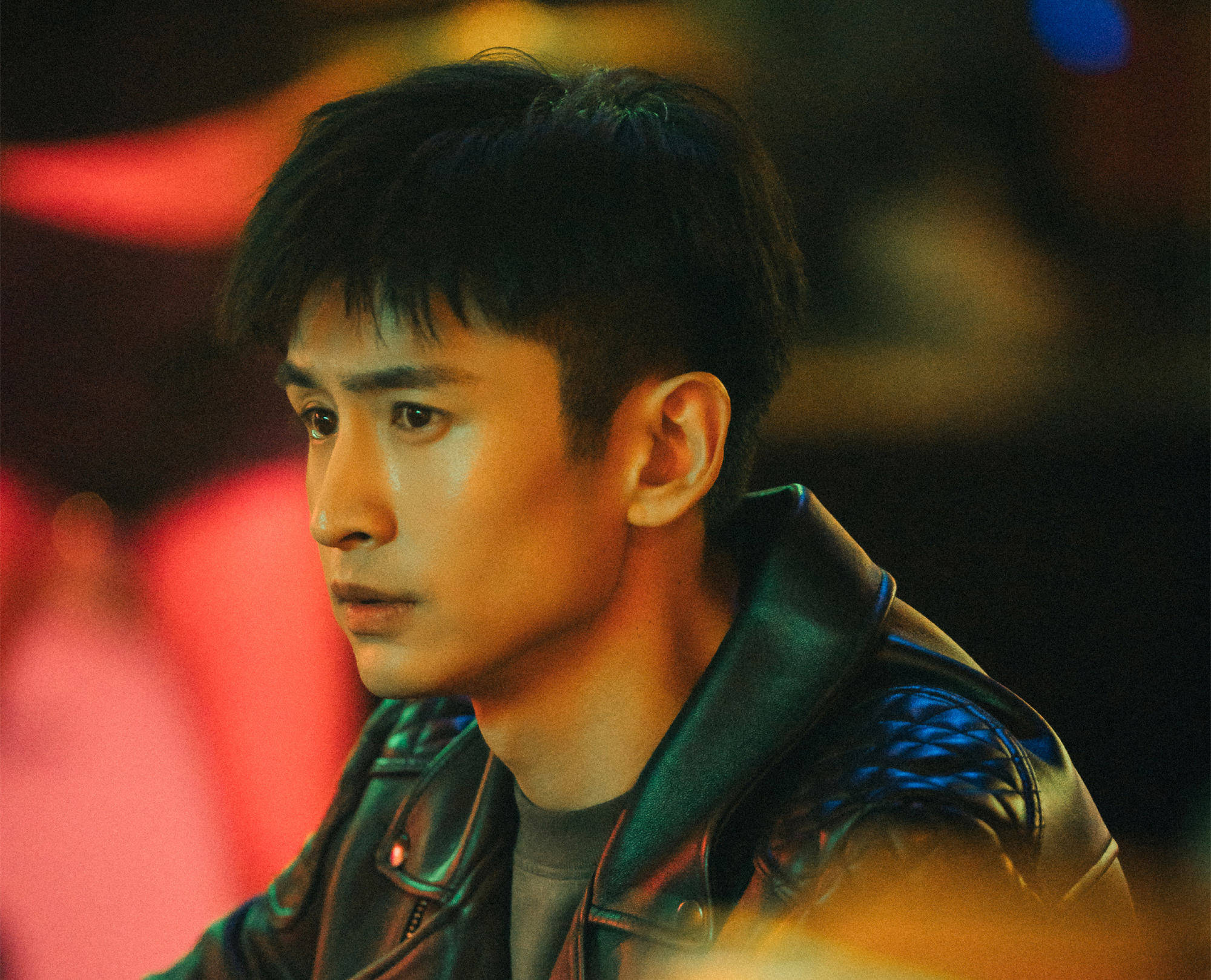 原创            《燃罪》首播，打着犯罪刑侦旗号的偶像剧，节奏快，叙事合理性差