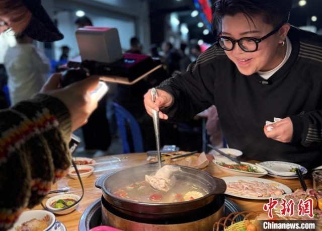 台湾短视频博主：美食架桥连两岸