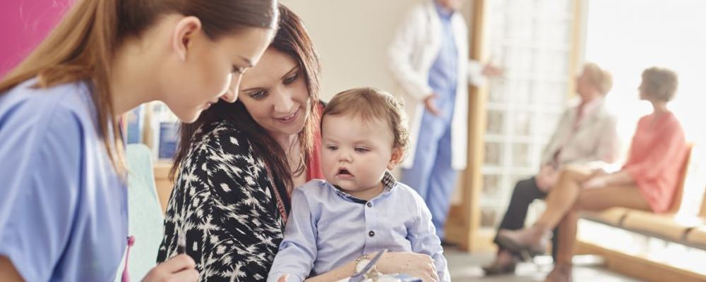 小儿长牙时吃何种食物最佳？这是家长们关心的问题。