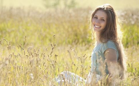 中医养生妙法多，不妨晒晒太阳益处多