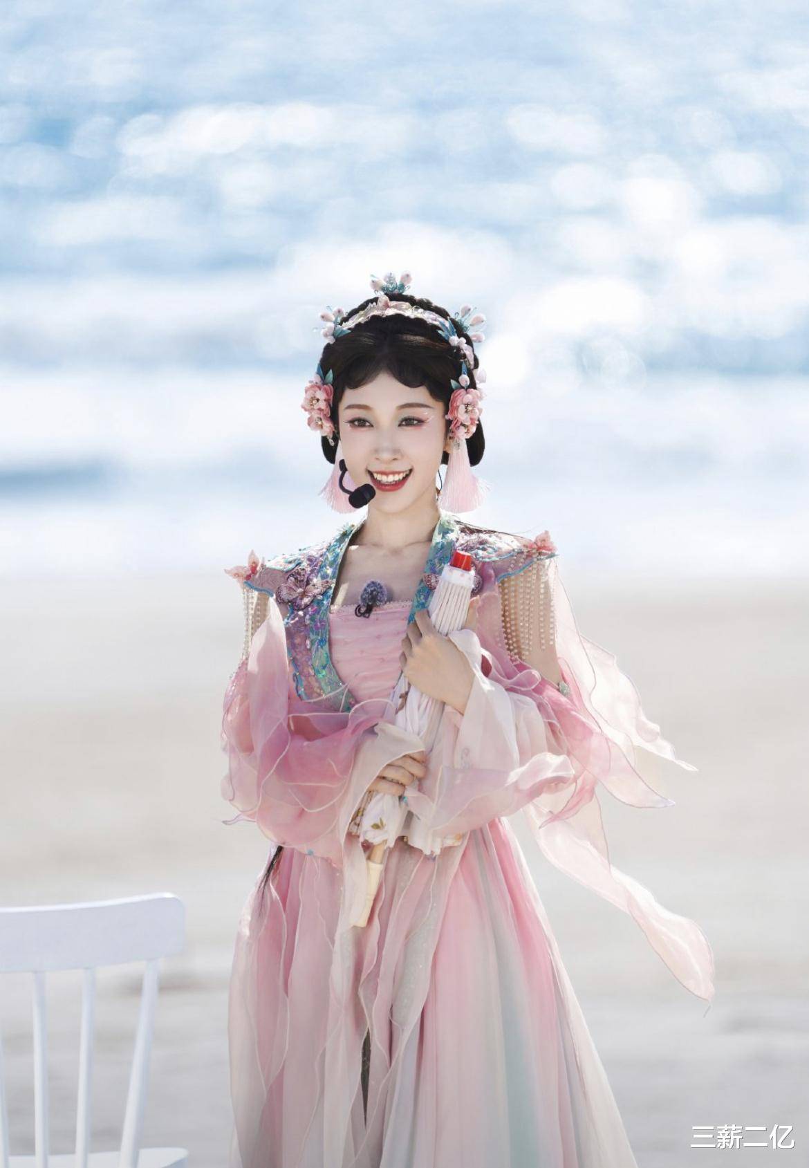 原创            张小婉惊艳获 SuperA：不靠抖包袱，究竟靠什么？